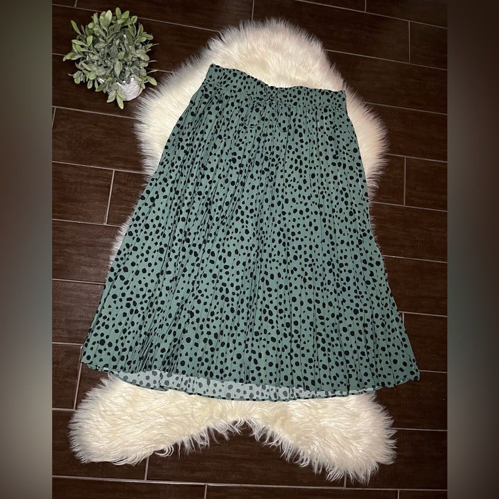 Gilli olive green and black polka dot pleated flared skirt sz OX